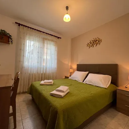 Elia Ii Appartement *