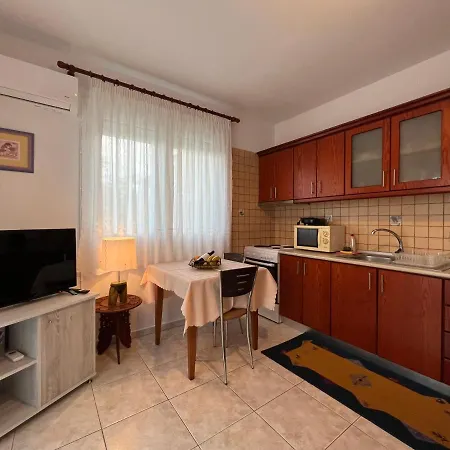 Elia Ii Appartement *